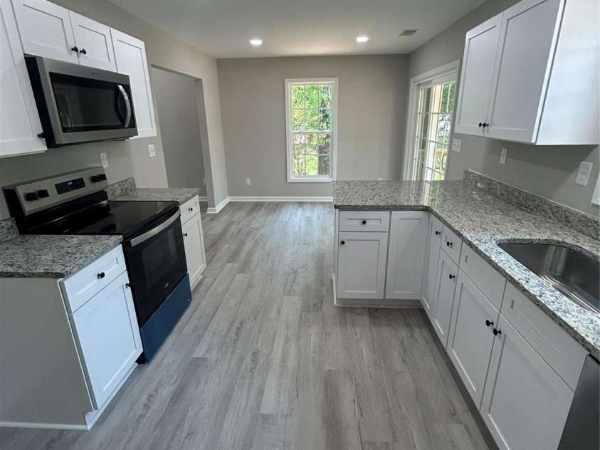 8 Wray Street, York, SC 29745.  MLS# CAR4399534, YatesRealty ID 38103. 
