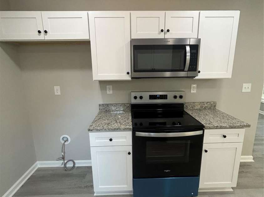 8 Wray Street, York, SC 29745.  MLS# CAR4399534, YatesRealty ID 38103. 