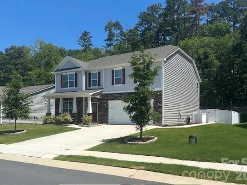 243 Autumn Sage Drive, Locust, NC 28097.  MLS# CAR4402759, YatesRealty ID 38105. Front Right