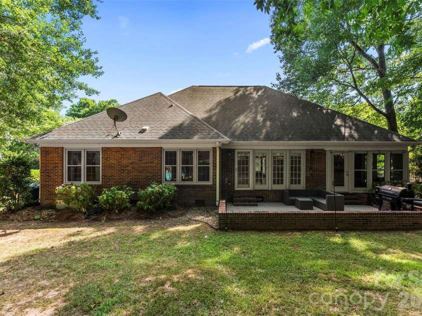 1032 Dan Maples Drive, Cramerton, NC 28032.  MLS# CAR4401145, YatesRealty ID 38106. 