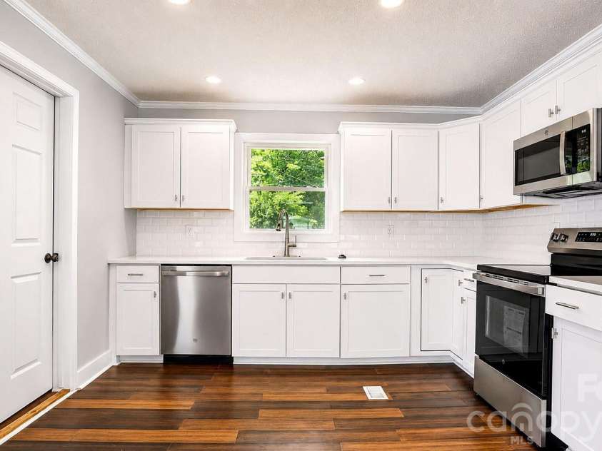 532 Bentley Road, Shelby, NC 28152.  MLS# CAR4372905, YatesRealty ID 38107. 