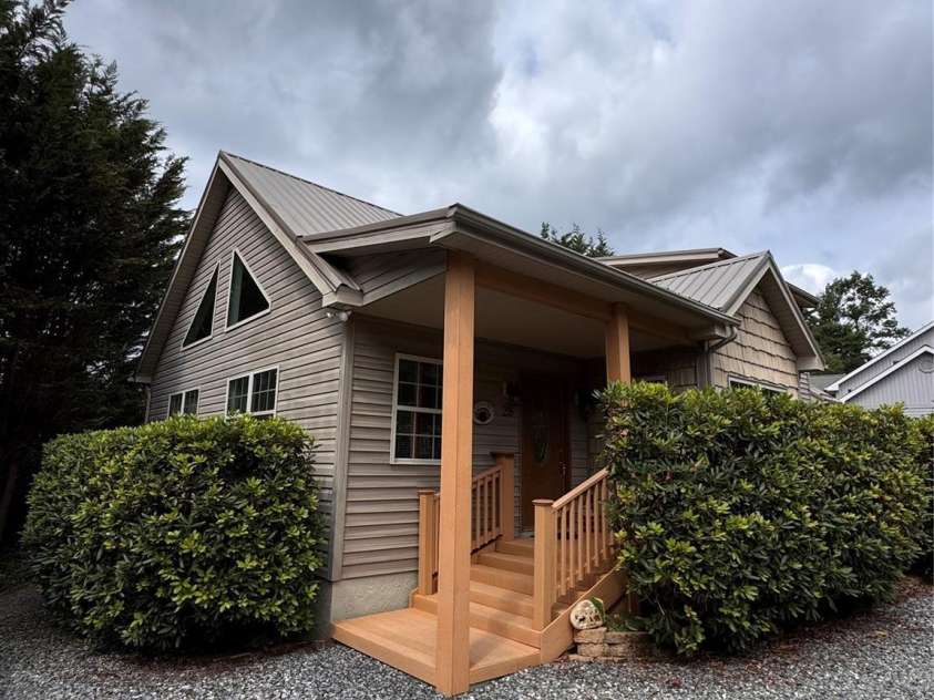 25 Elderberry Loop, Newland, NC 28657.  MLS# CAR4402972, YatesRealty ID 38109. 