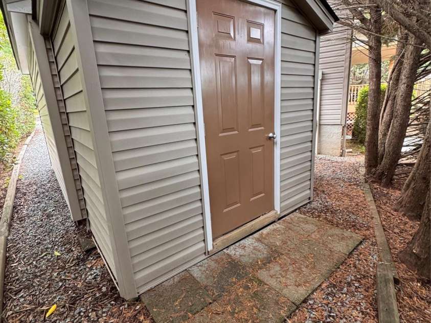 25 Elderberry Loop, Newland, NC 28657.  MLS# CAR4402972, YatesRealty ID 38109. 