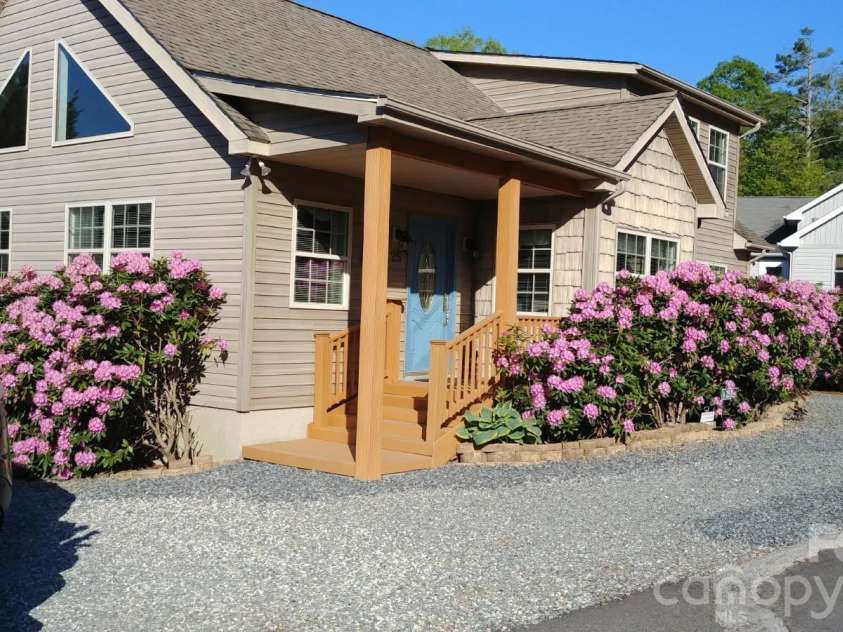 25 Elderberry Loop, Newland, NC 28657.  MLS# CAR4402972, YatesRealty ID 38109. 