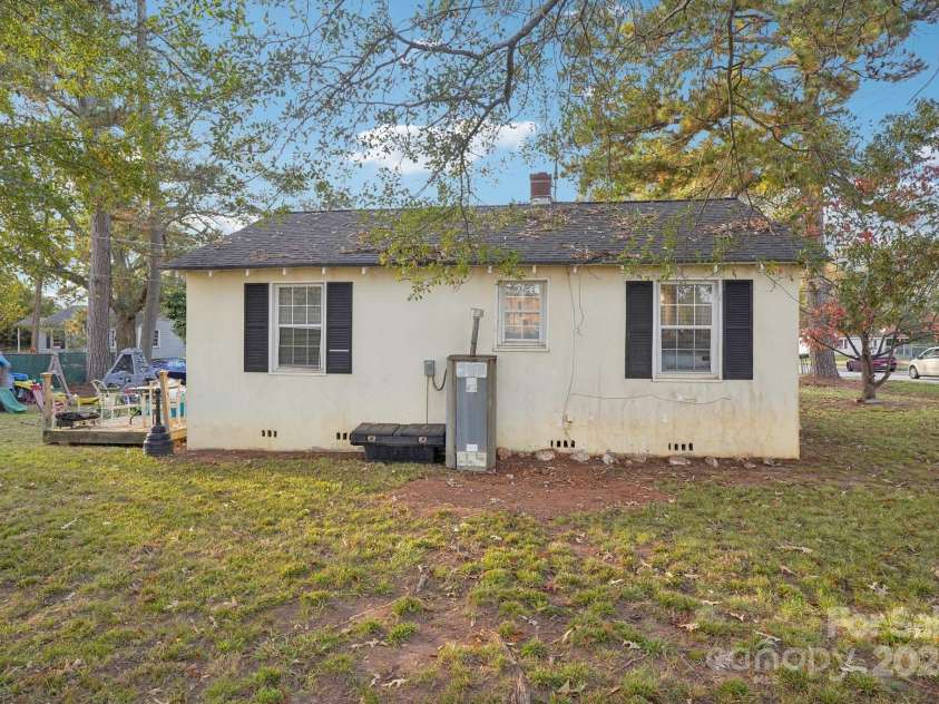 103 Mimosa Street, Cowpens, SC 29330.  MLS# CAR4199223, YatesRealty ID 3811. 