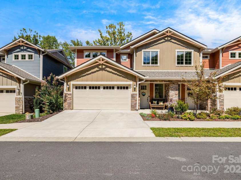 536 Sweet Birch Park Lane, Black Mountain, NC 28711.  MLS# CAR4301662, YatesRealty ID 3811. 