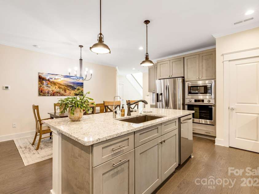 536 Sweet Birch Park Lane, Black Mountain, NC 28711.  MLS# CAR4301662, YatesRealty ID 3811. 