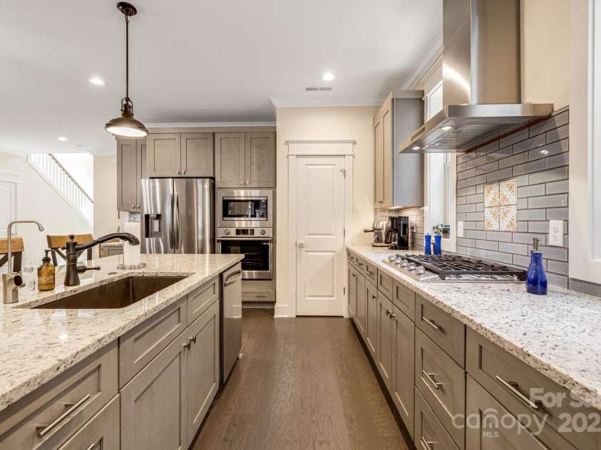 536 Sweet Birch Park Lane, Black Mountain, NC 28711.  MLS# CAR4301662, YatesRealty ID 3811. 