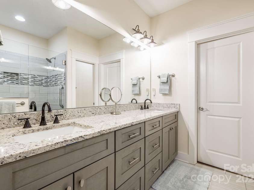 536 Sweet Birch Park Lane, Black Mountain, NC 28711.  MLS# CAR4301662, YatesRealty ID 3811. 
