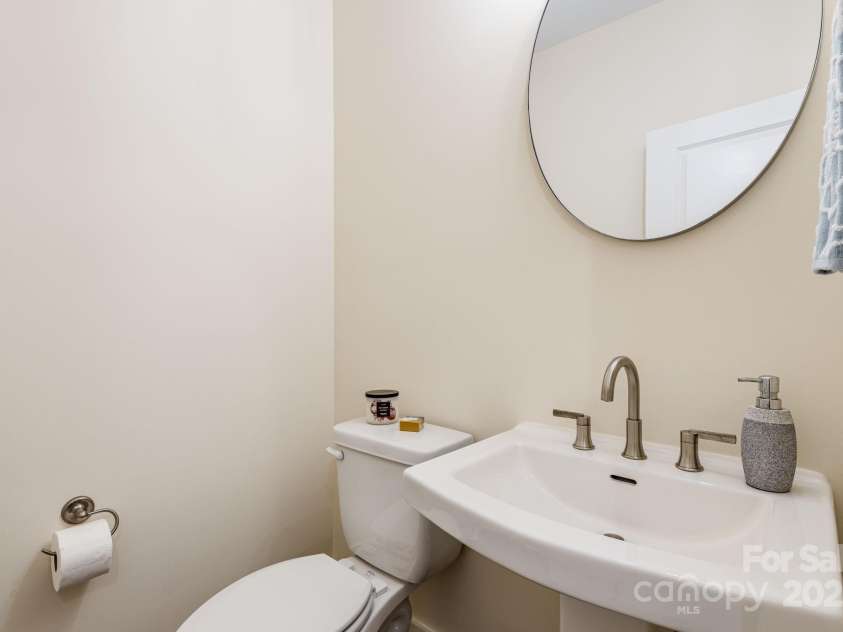 536 Sweet Birch Park Lane, Black Mountain, NC 28711.  MLS# CAR4301662, YatesRealty ID 3811. 