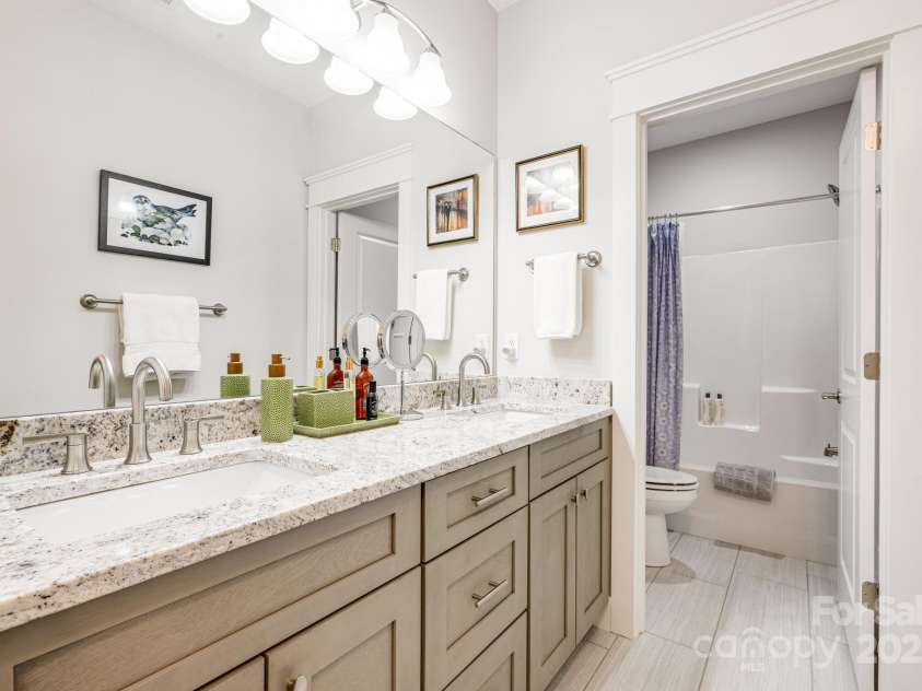 536 Sweet Birch Park Lane, Black Mountain, NC 28711.  MLS# CAR4301662, YatesRealty ID 3811. 