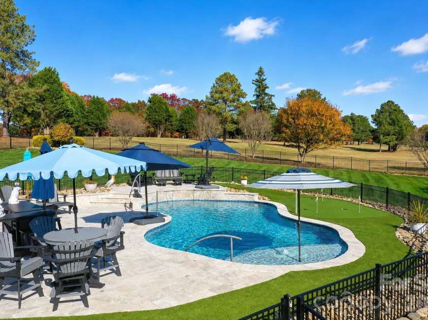 3768 Glenn Oaks Drive, Maiden, NC 28650.  MLS# CAR4403490, YatesRealty ID 38110. 