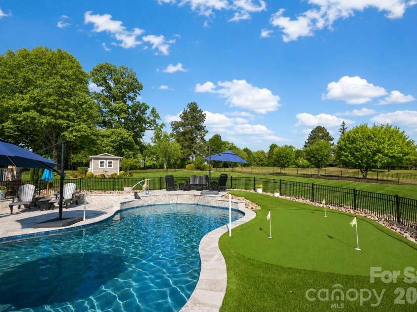 3768 Glenn Oaks Drive, Maiden, NC 28650.  MLS# CAR4403490, YatesRealty ID 38110. 