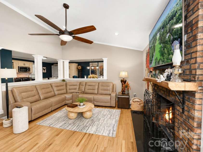 3768 Glenn Oaks Drive, Maiden, NC 28650.  MLS# CAR4403490, YatesRealty ID 38110. 