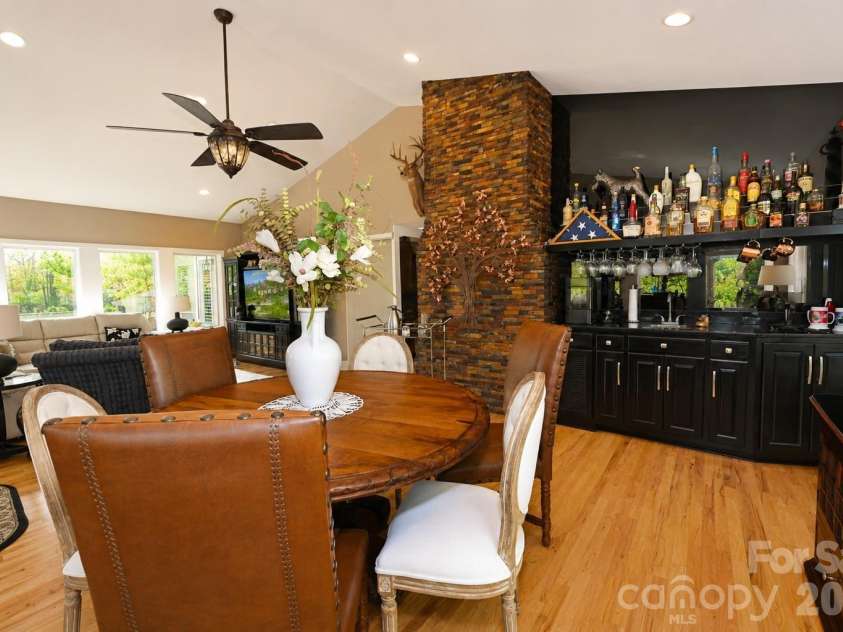 3768 Glenn Oaks Drive, Maiden, NC 28650.  MLS# CAR4403490, YatesRealty ID 38110. 