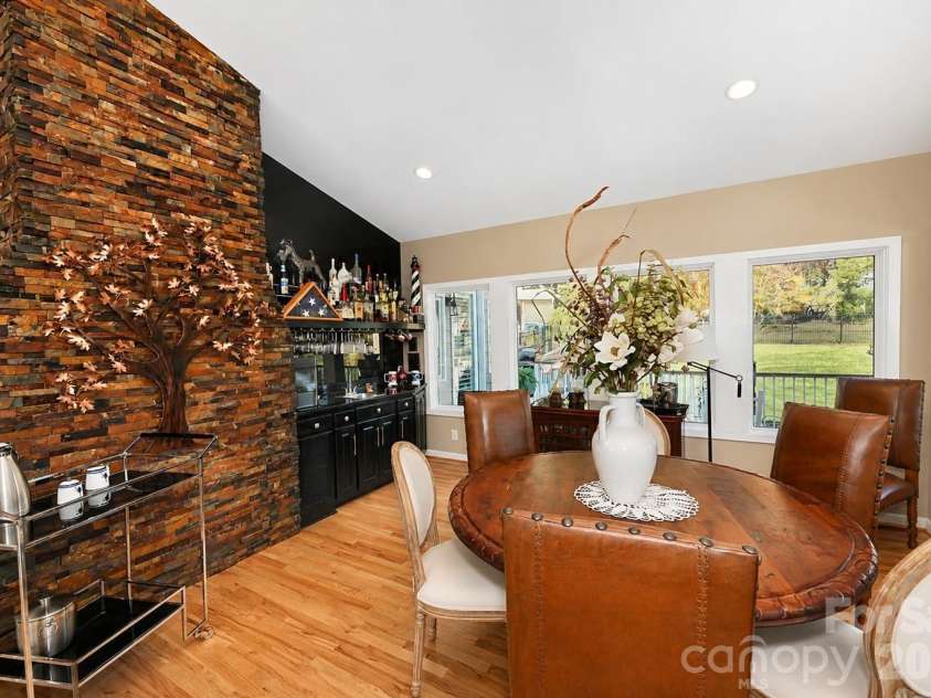 3768 Glenn Oaks Drive, Maiden, NC 28650.  MLS# CAR4403490, YatesRealty ID 38110. 