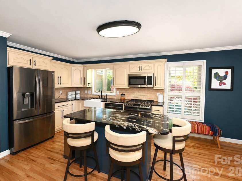 3768 Glenn Oaks Drive, Maiden, NC 28650.  MLS# CAR4403490, YatesRealty ID 38110. 