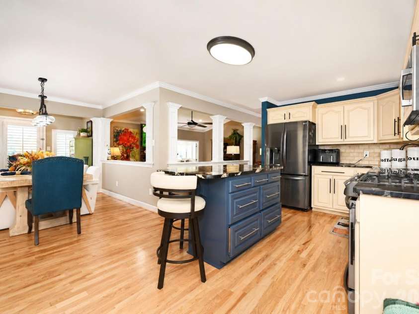3768 Glenn Oaks Drive, Maiden, NC 28650.  MLS# CAR4403490, YatesRealty ID 38110. 