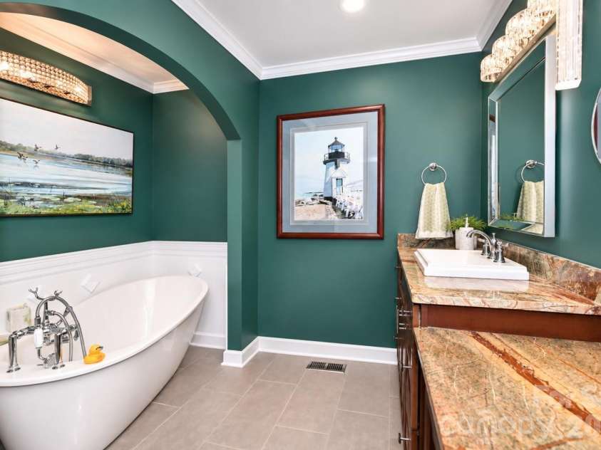 3768 Glenn Oaks Drive, Maiden, NC 28650.  MLS# CAR4403490, YatesRealty ID 38110. 