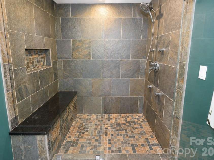 3768 Glenn Oaks Drive, Maiden, NC 28650.  MLS# CAR4403490, YatesRealty ID 38110. 