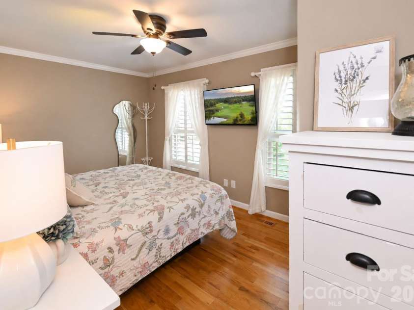 3768 Glenn Oaks Drive, Maiden, NC 28650.  MLS# CAR4403490, YatesRealty ID 38110. 
