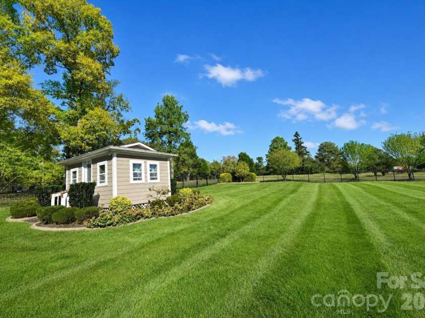 3768 Glenn Oaks Drive, Maiden, NC 28650.  MLS# CAR4403490, YatesRealty ID 38110. 