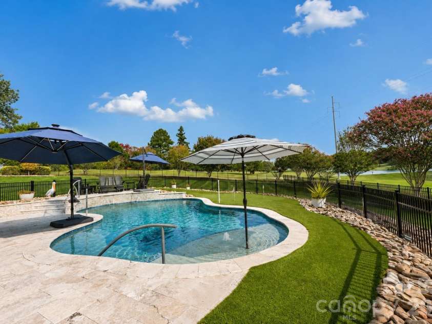 3768 Glenn Oaks Drive, Maiden, NC 28650.  MLS# CAR4403490, YatesRealty ID 38110. 