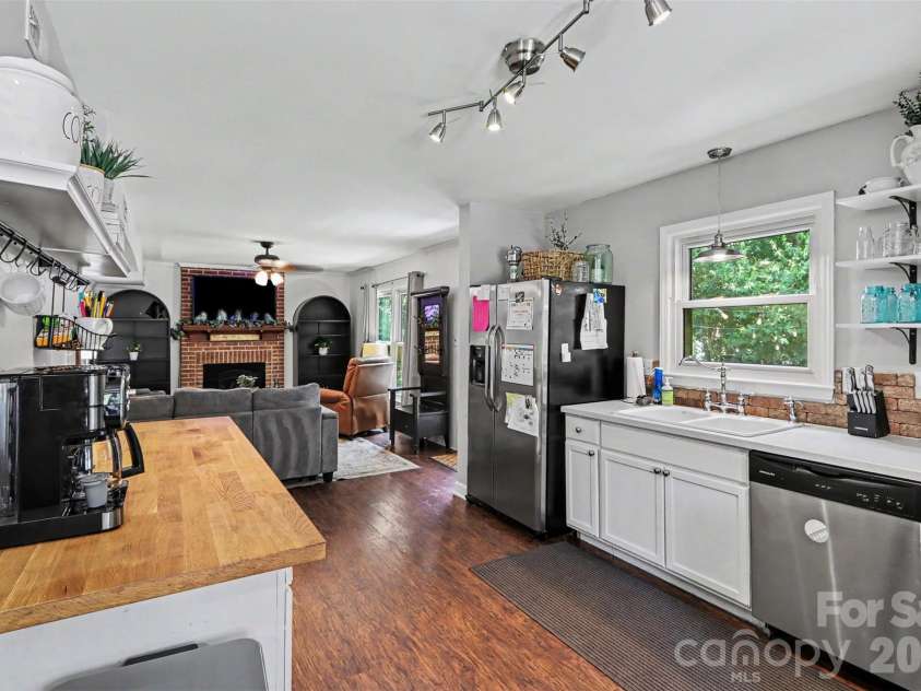 320 Sunnywood Lane, Charlotte, NC 28270.  MLS# CAR4400900, YatesRealty ID 38111. 