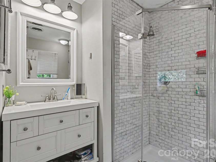 320 Sunnywood Lane, Charlotte, NC 28270.  MLS# CAR4400900, YatesRealty ID 38111. 