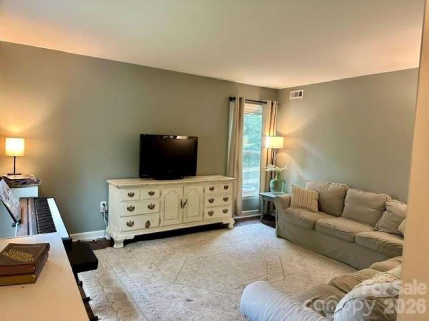 320 Sunnywood Lane, Charlotte, NC 28270.  MLS# CAR4400900, YatesRealty ID 38111. 