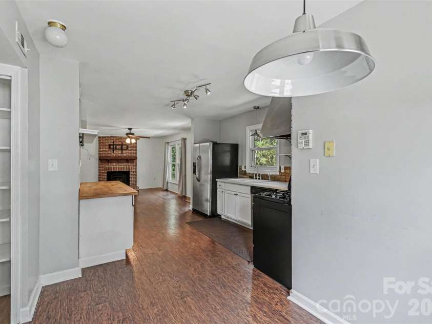 320 Sunnywood Lane, Charlotte, NC 28270.  MLS# CAR4400900, YatesRealty ID 38111. 