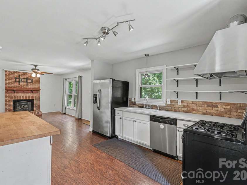 320 Sunnywood Lane, Charlotte, NC 28270.  MLS# CAR4400900, YatesRealty ID 38111. 