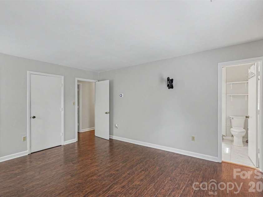 320 Sunnywood Lane, Charlotte, NC 28270.  MLS# CAR4400900, YatesRealty ID 38111. 