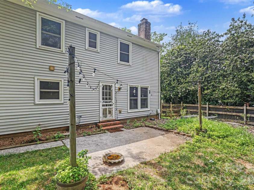 320 Sunnywood Lane, Charlotte, NC 28270.  MLS# CAR4400900, YatesRealty ID 38111. 
