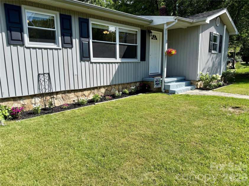 363 Killian Street, Waynesville, NC 28786.  MLS# CAR4400231, YatesRealty ID 38113. 
