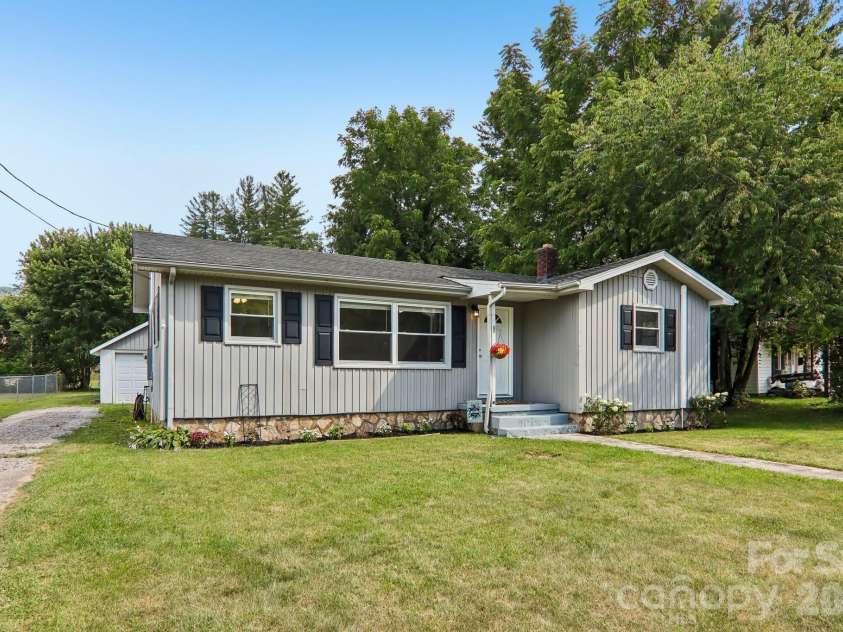 363 Killian Street, Waynesville, NC 28786.  MLS# CAR4400231, YatesRealty ID 38113. 