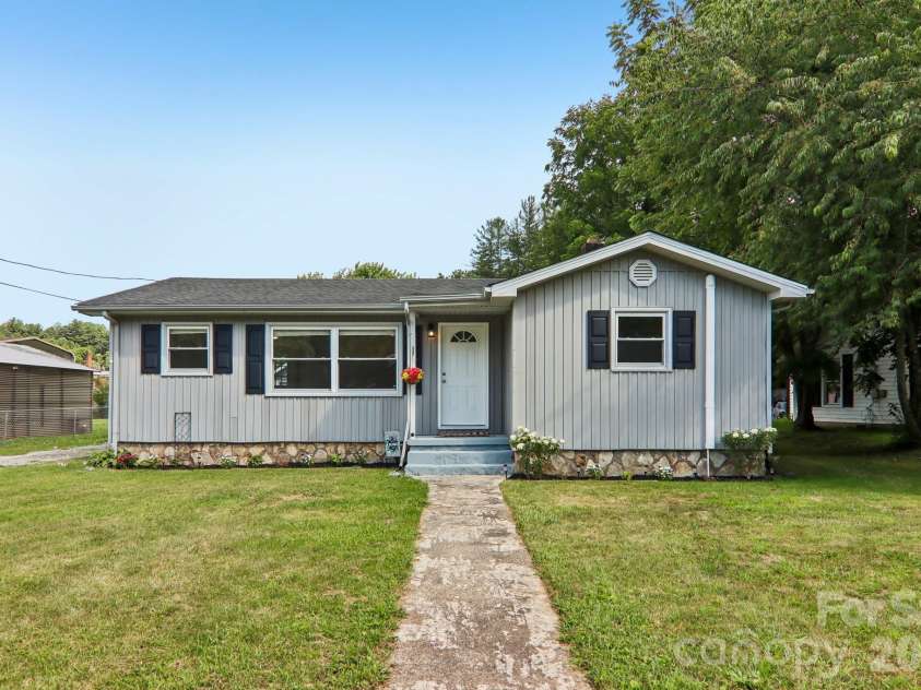 363 Killian Street, Waynesville, NC 28786.  MLS# CAR4400231, YatesRealty ID 38113. 