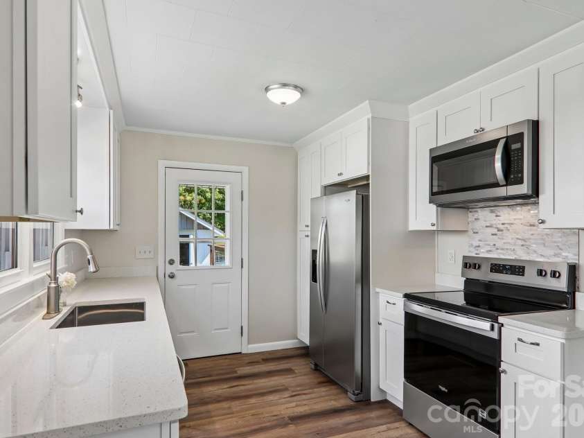 363 Killian Street, Waynesville, NC 28786.  MLS# CAR4400231, YatesRealty ID 38113. 