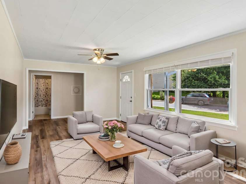 363 Killian Street, Waynesville, NC 28786.  MLS# CAR4400231, YatesRealty ID 38113. 