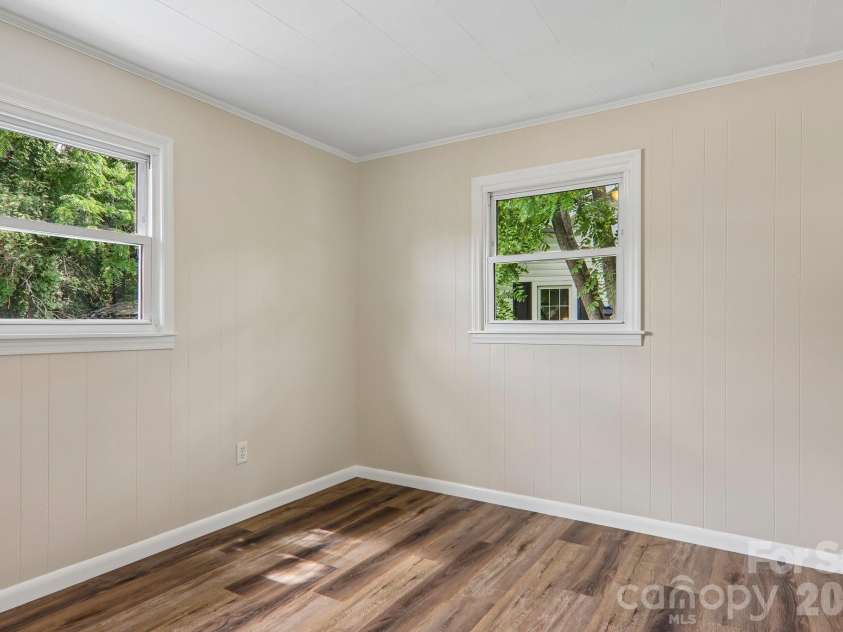 363 Killian Street, Waynesville, NC 28786.  MLS# CAR4400231, YatesRealty ID 38113. 