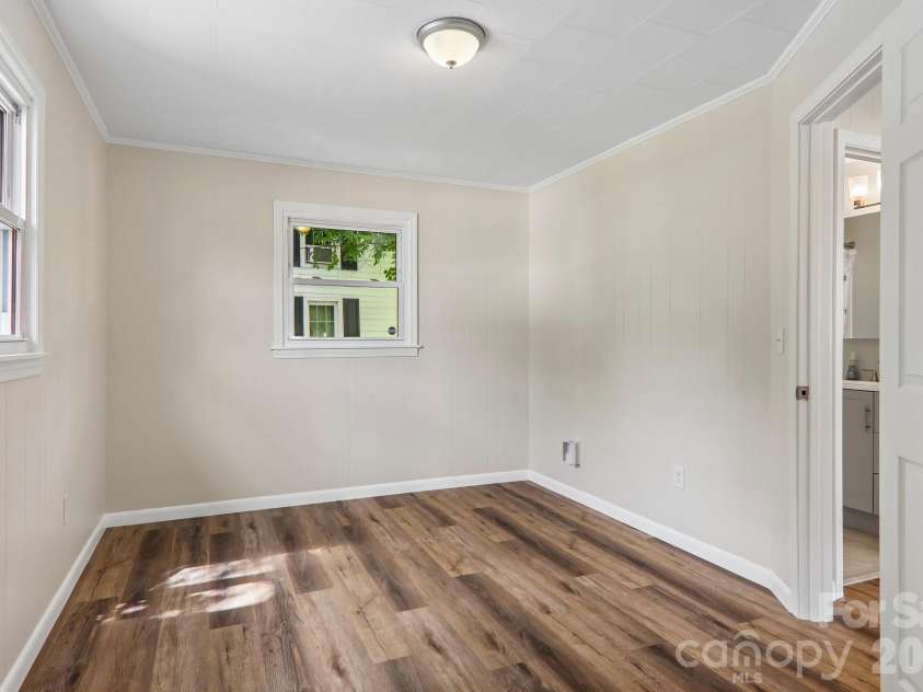 363 Killian Street, Waynesville, NC 28786.  MLS# CAR4400231, YatesRealty ID 38113. 