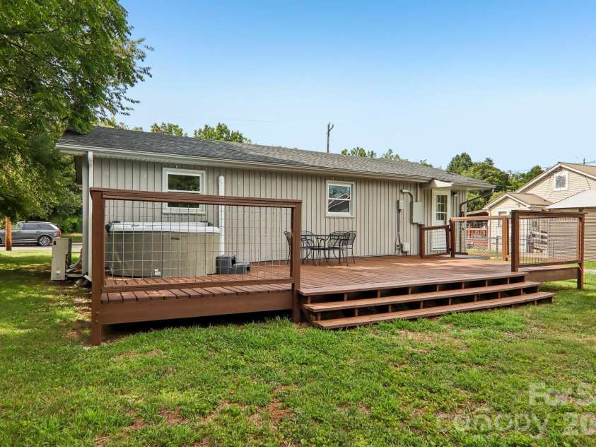 363 Killian Street, Waynesville, NC 28786.  MLS# CAR4400231, YatesRealty ID 38113. 