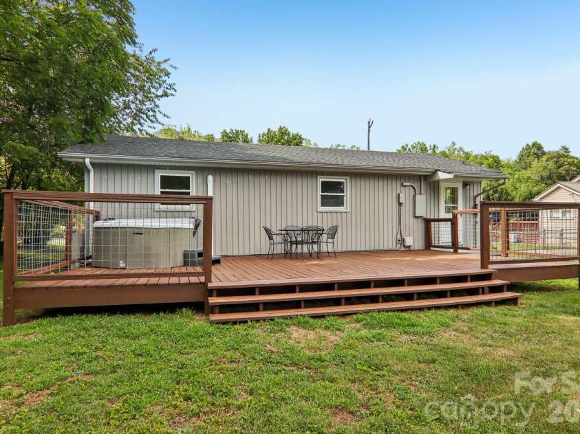 363 Killian Street, Waynesville, NC 28786.  MLS# CAR4400231, YatesRealty ID 38113. 