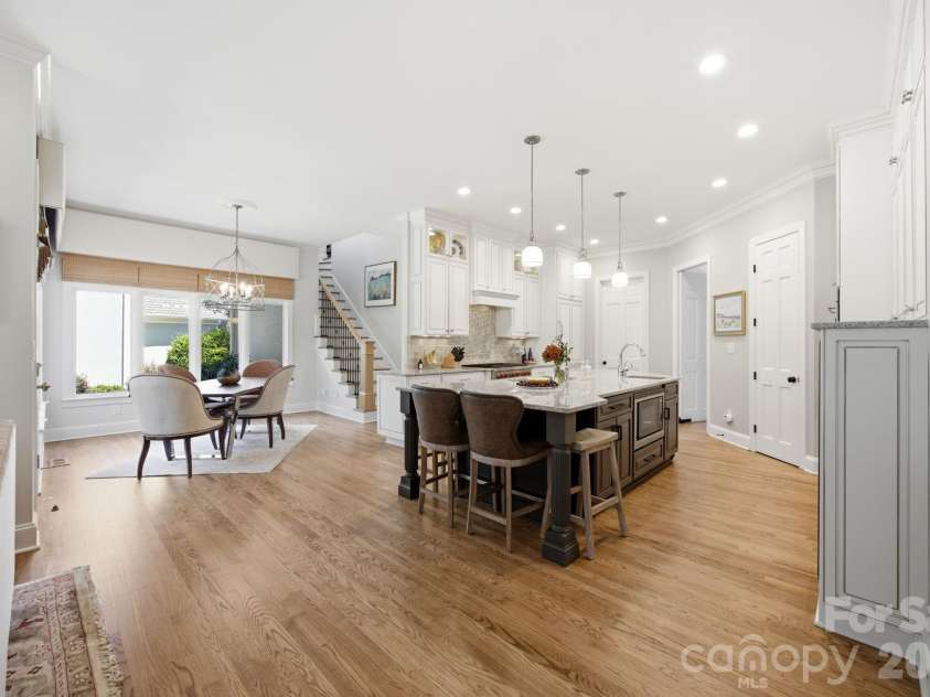 18416 Peninsula Club Drive, Cornelius, NC 28031.  MLS# CAR4404341, YatesRealty ID 38114. 