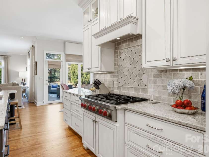 18416 Peninsula Club Drive, Cornelius, NC 28031.  MLS# CAR4404341, YatesRealty ID 38114. 