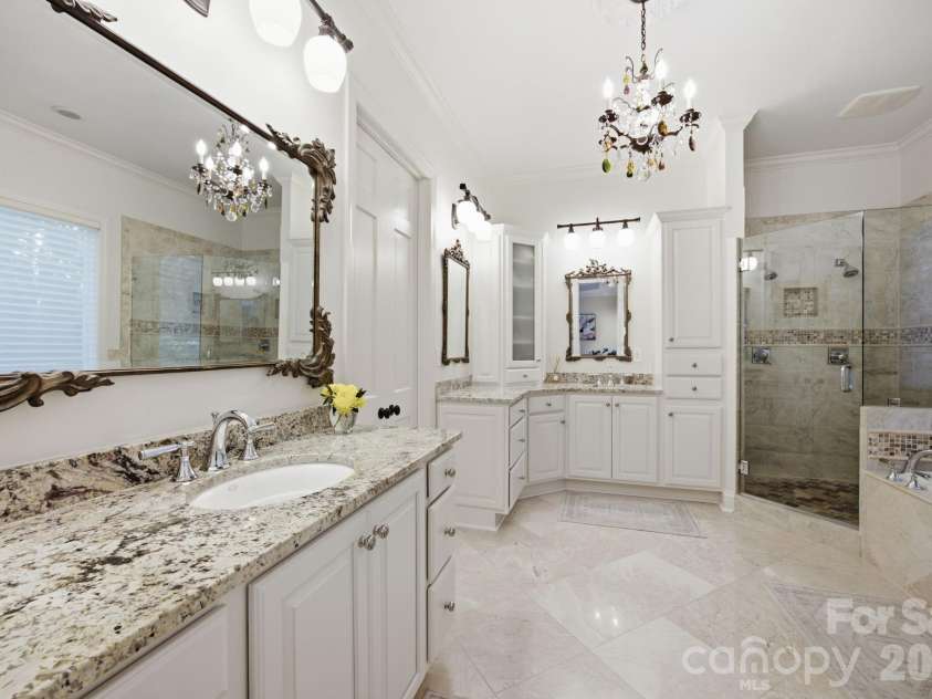 18416 Peninsula Club Drive, Cornelius, NC 28031.  MLS# CAR4404341, YatesRealty ID 38114. 