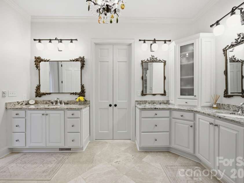 18416 Peninsula Club Drive, Cornelius, NC 28031.  MLS# CAR4404341, YatesRealty ID 38114. 