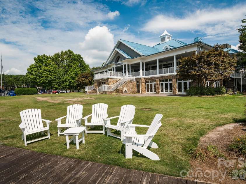 18416 Peninsula Club Drive, Cornelius, NC 28031.  MLS# CAR4404341, YatesRealty ID 38114. 