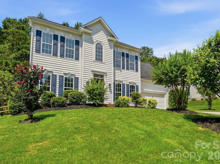 1412 Autumn Ridge Lane, Fort Mill, SC 29708.  MLS# CAR4403626, YatesRealty ID 38116. 