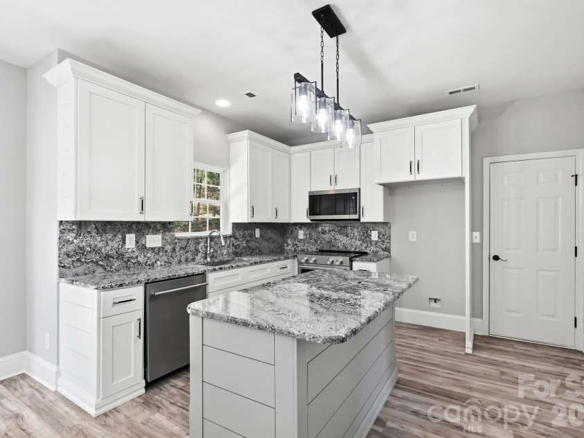 1412 Autumn Ridge Lane, Fort Mill, SC 29708.  MLS# CAR4403626, YatesRealty ID 38116. 
